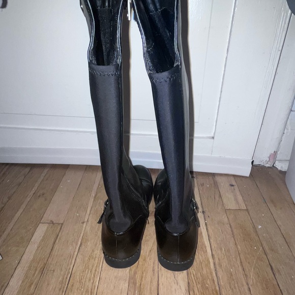 Michael Kors Girls Boot - barley worn. - Picture 3 of 5